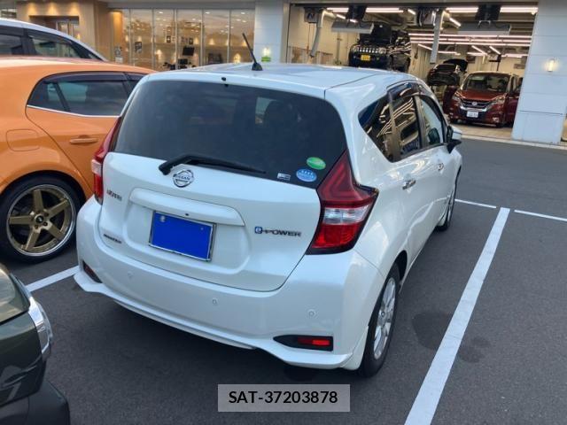 Nissan NOTE 2017-10 8830899-3