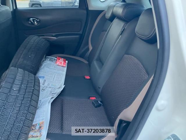 Nissan NOTE 2017-10 8830899-6