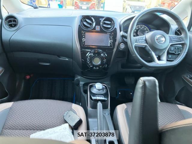 Nissan NOTE 2017-10 8830899-8