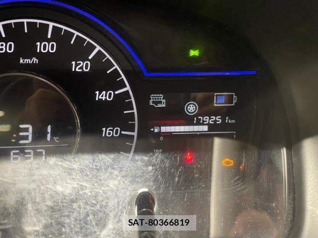 Nissan NOTE 2017-05 8830894-8