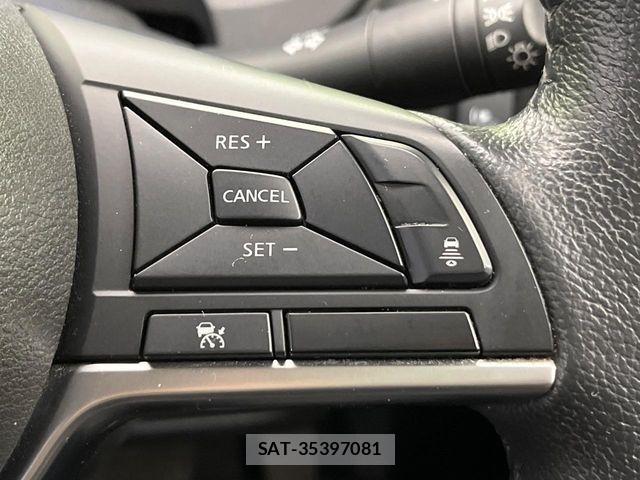 Nissan NOTE 2017-11 8830883-5