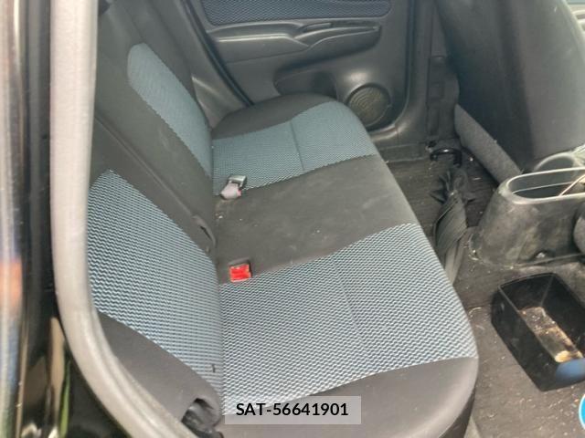 Nissan NOTE 2013-02 8830911-13