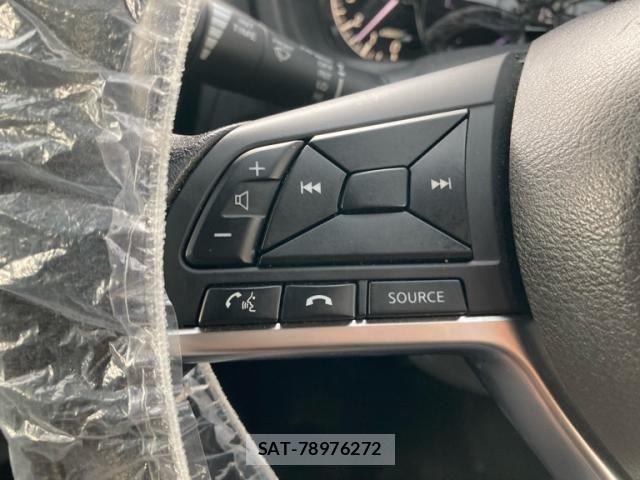 Nissan NOTE 2017-08 8830897-19