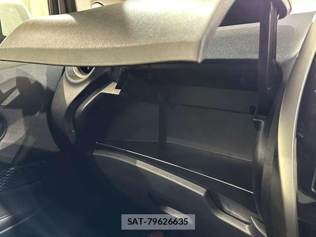 Nissan NOTE 2013-01 8850227-22