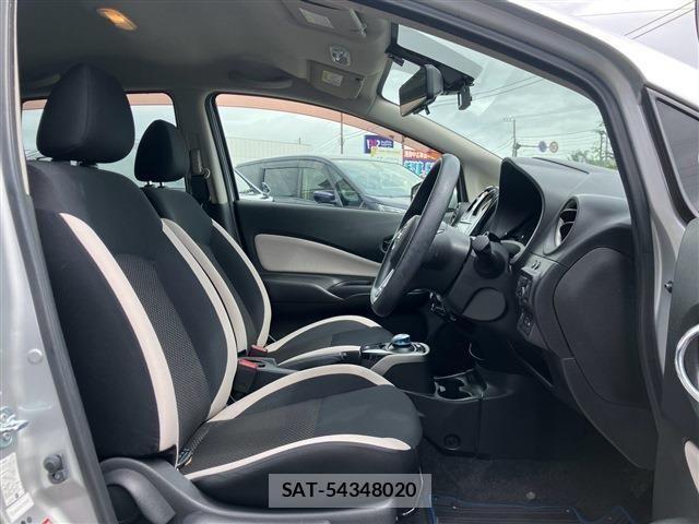 Nissan NOTE 2016-11 8850228-9