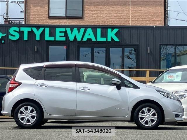 Nissan NOTE 2016-11 8850228-3