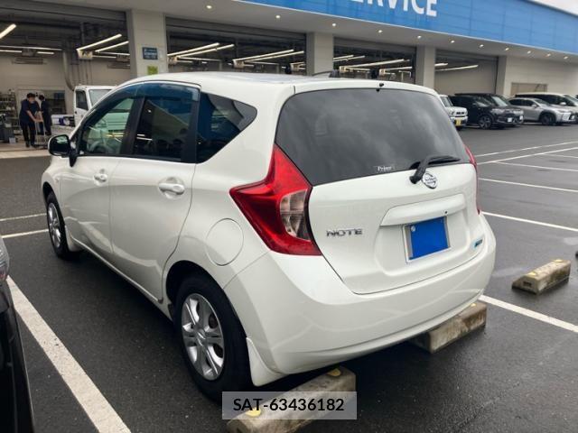Nissan NOTE 2013-01 8850241-3