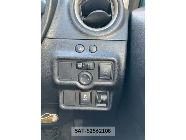 Nissan NOTE 2013-11 8850234-16