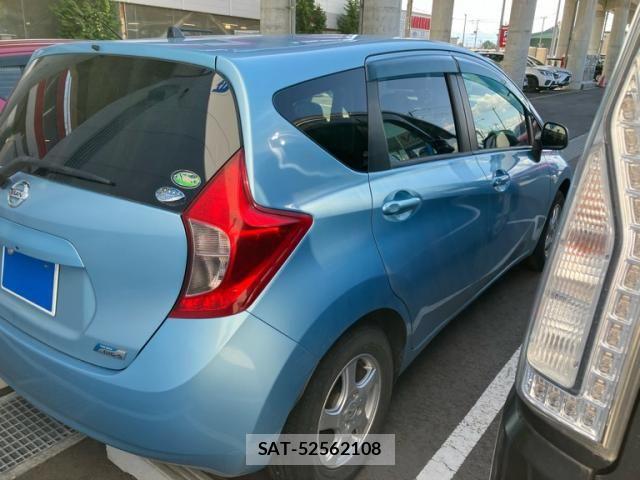 Nissan NOTE 2013-11 8850234-5