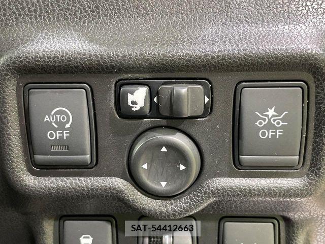 Nissan NOTE 2017-05 8850224-6