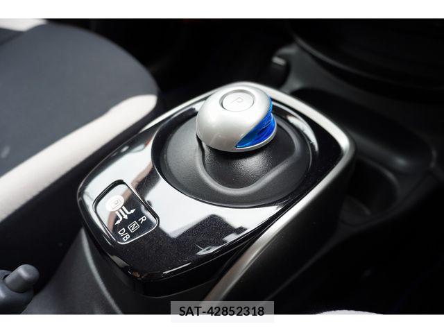 Nissan NOTE 2018-08 8849041-12