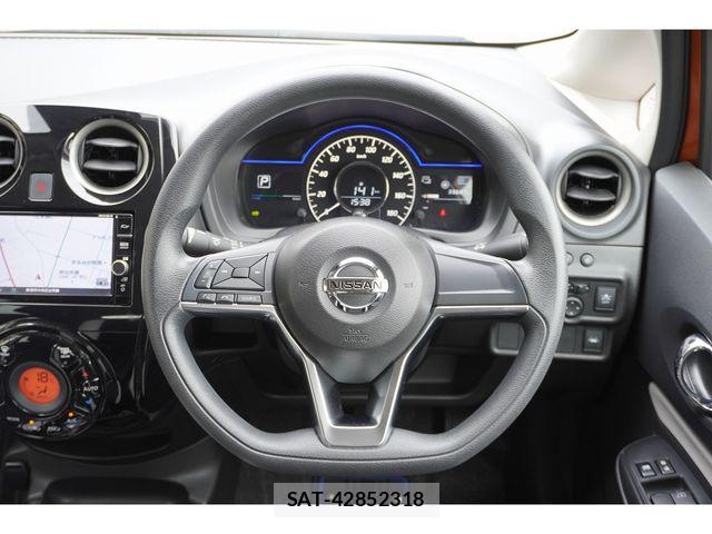 Nissan NOTE 2018-08 8849041-26