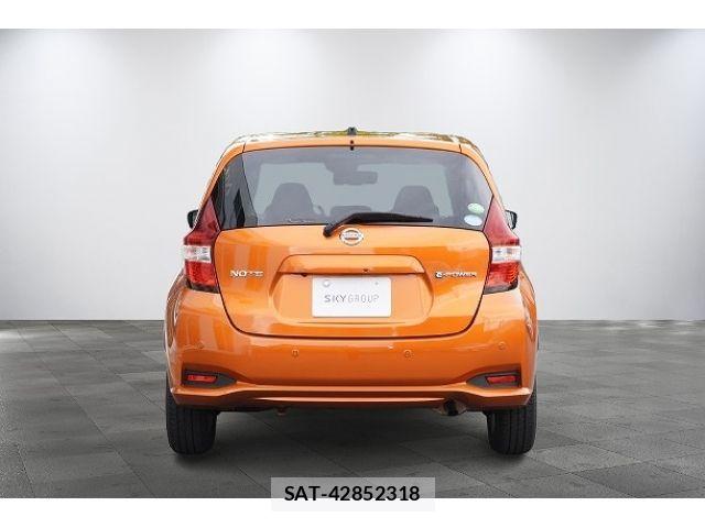 Nissan NOTE 2018-08 8849041-2