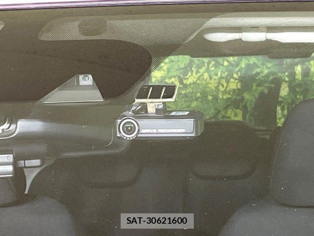 Nissan NOTE 2017-08 8850209-6