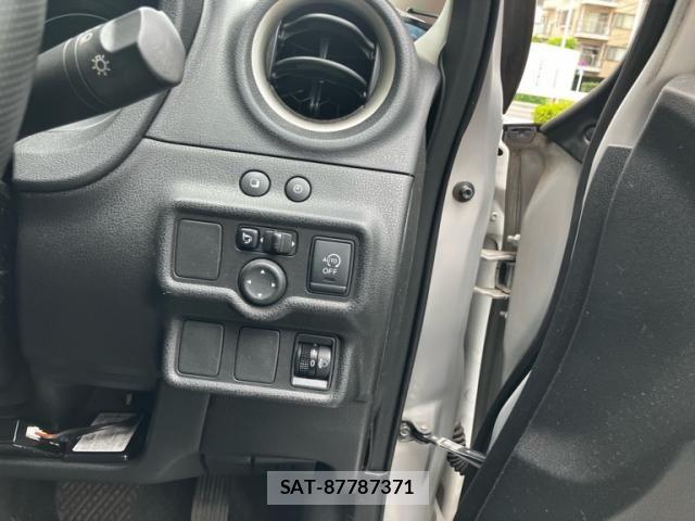 Nissan NOTE 2012-09 8850230-13
