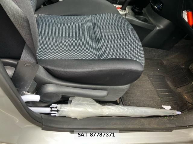 Nissan NOTE 2012-09 8850230-14