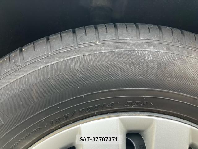Nissan NOTE 2012-09 8850230-7