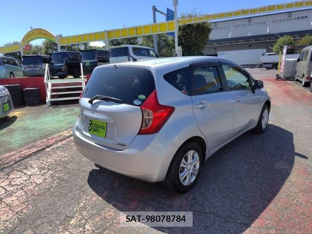 Nissan NOTE 2013-12 8850222-10