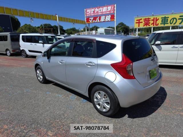 Nissan NOTE 2013-12 8850222-11