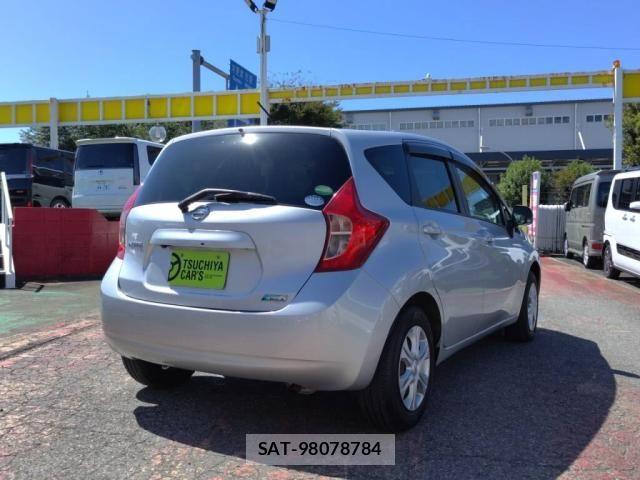 Nissan NOTE 2013-12 8850222-1