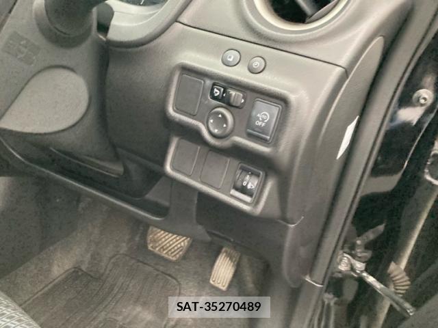 Nissan NOTE 2013-10 8850236-12