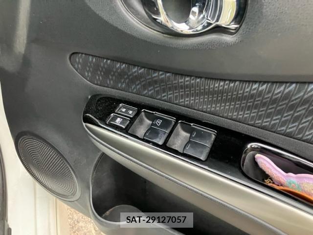 Nissan NOTE 2012-11 8850233-7