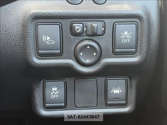 Nissan NOTE 2017-02 8850213-27
