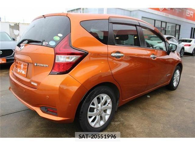 Nissan NOTE 2018-07 8850215-12
