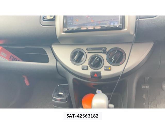 Nissan NOTE 2012-02 8850239-10