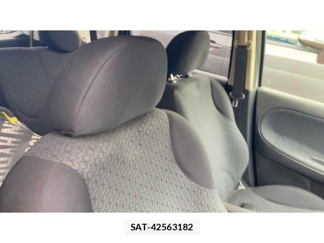 Nissan NOTE 2012-02 8850239-12