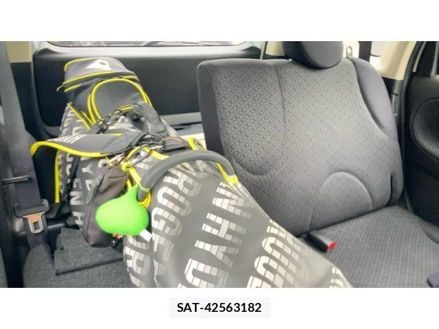 Nissan NOTE 2012-02 8850239-13