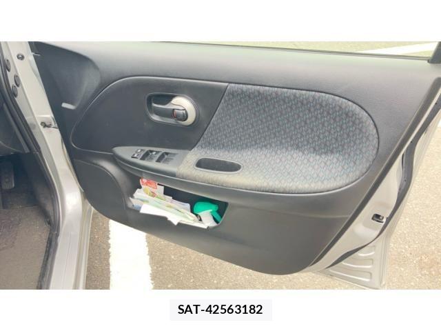 Nissan NOTE 2012-02 8850239-6
