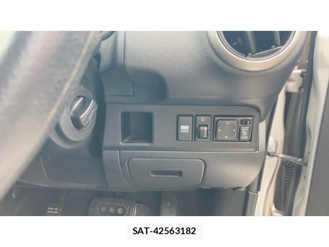 Nissan NOTE 2012-02 8850239-7