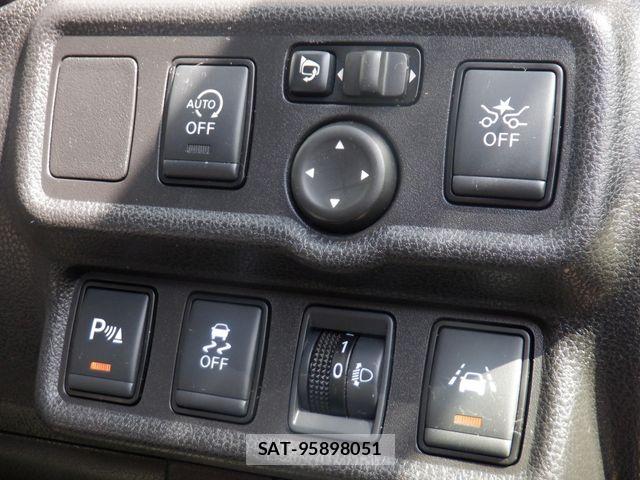Nissan NOTE 2019-04 8850217-9