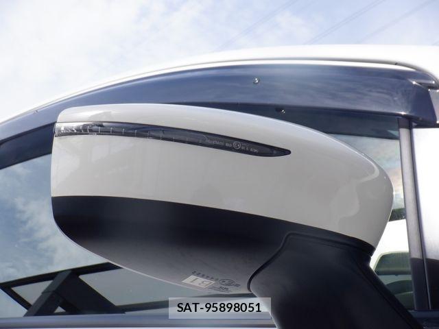 Nissan NOTE 2019-04 8850217-13