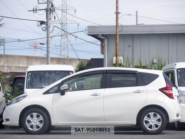 Nissan NOTE 2019-04 8850217-15