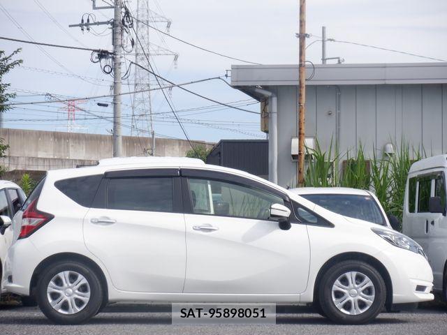 Nissan NOTE 2019-04 8850217-16
