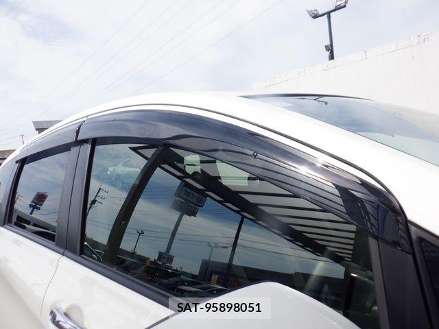 Nissan NOTE 2019-04 8850217-18