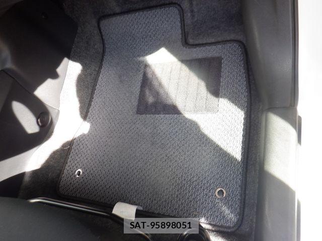 Nissan NOTE 2019-04 8850217-21
