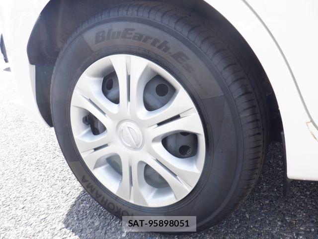 Nissan NOTE 2019-04 8850217-23
