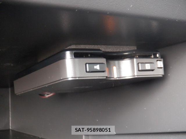 Nissan NOTE 2019-04 8850217-5