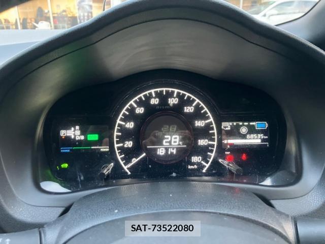 Nissan NOTE 2017-04 8850219-14