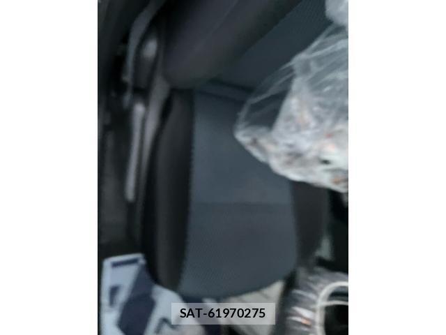 Nissan NOTE 2014-06 8871740-10