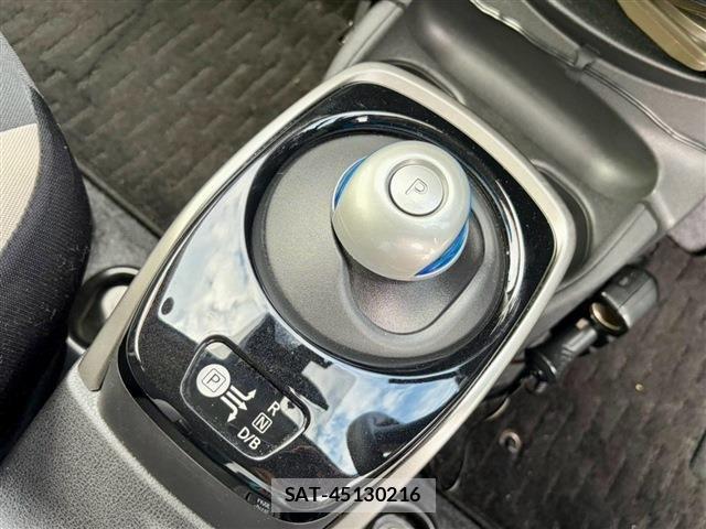 Nissan NOTE 2018-02 8871710-10