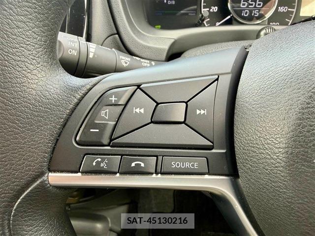 Nissan NOTE 2018-02 8871710-11