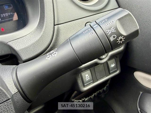 Nissan NOTE 2018-02 8871710-15