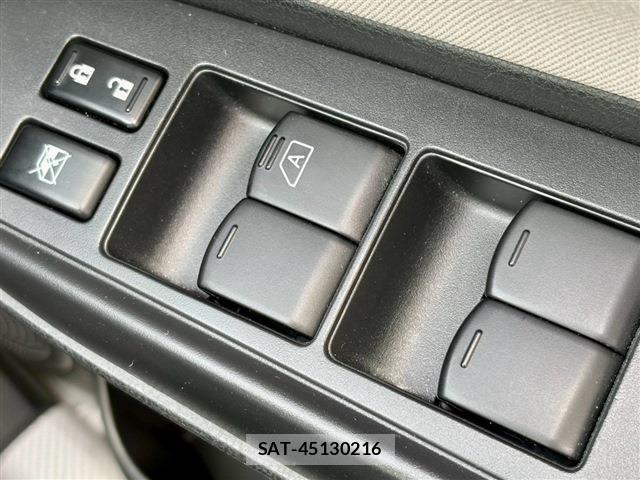 Nissan NOTE 2018-02 8871710-20
