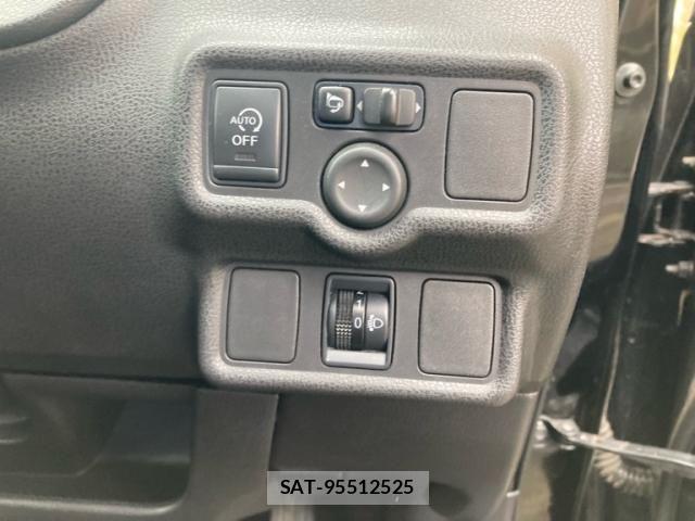 Nissan NOTE 2014-01 8871742-13