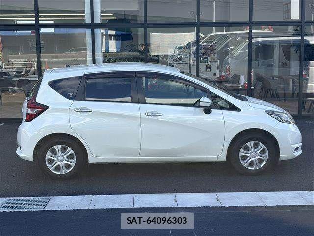 Nissan NOTE 2017-04 8871728-15