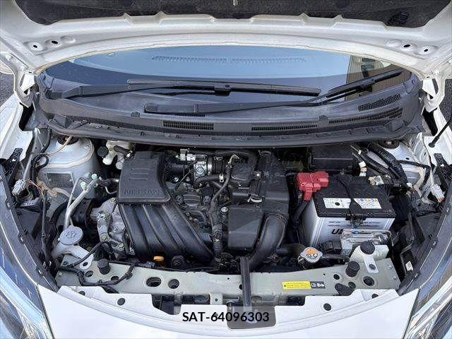Nissan NOTE 2017-04 8871728-28